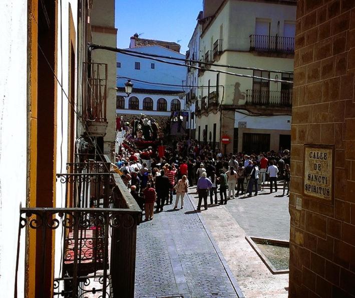 Las Cuatro Esquinas De Caceres Bagian luar foto