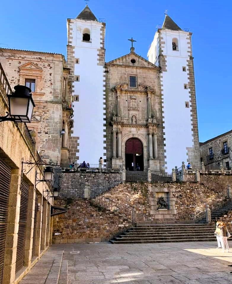 Las Cuatro Esquinas De Caceres Bagian luar foto